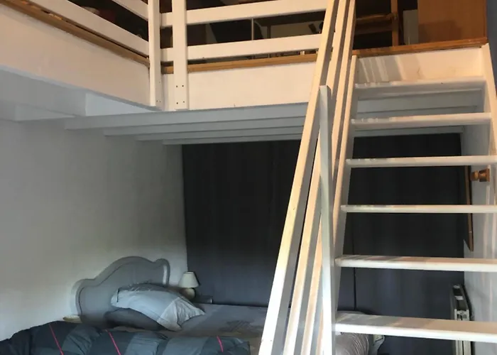 Dans Maison Privee بيت للعطل *