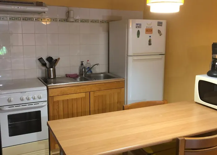 Dans Maison Privee
